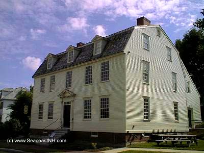 Stoodley's Tavern, Portsmouth, NH (c) SeacoastNH.com/ J. Dennis Robinson