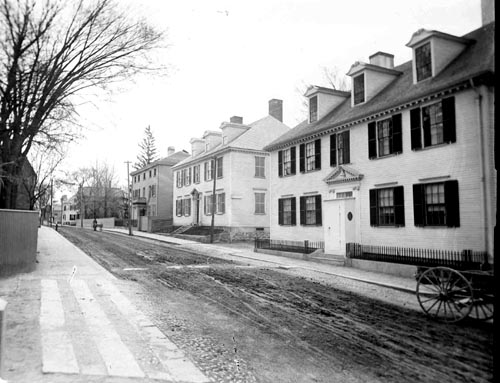 (l to r) Parry, Haven and Wendell Houses on Pleasamst Street in Portsmouth, NH (c) Strawbery Banke Museum 