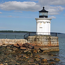 Portland Harbor Breakwater Lighthouse / Jeremy D'Entremont