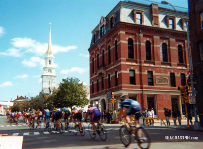 Racing up Congress Street toward North Church / SeacoastNH.com