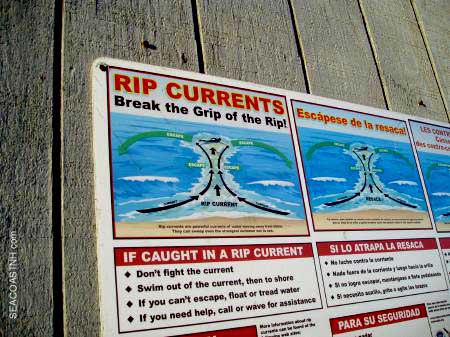 Sign at Hampton Beach for Rip Currents / SeacoastNH.com