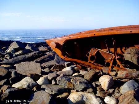 Often photographed shipwreck at Monhegan Island / SeacoastNH.com