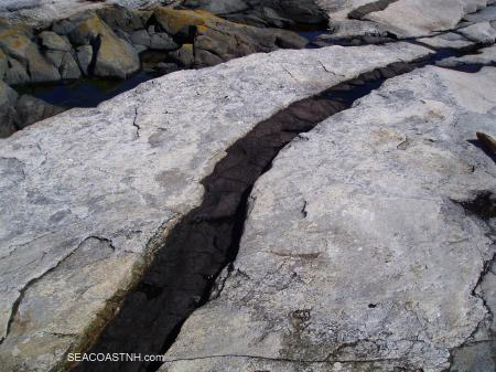 Rock formation on Smuttynose island (c) SeacoastNH.com